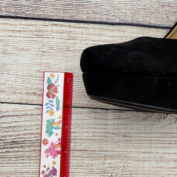 Chinese Laundry Classic Black Heels - Picture 2 of 4